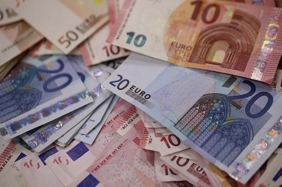 Grecia golpea las monedas