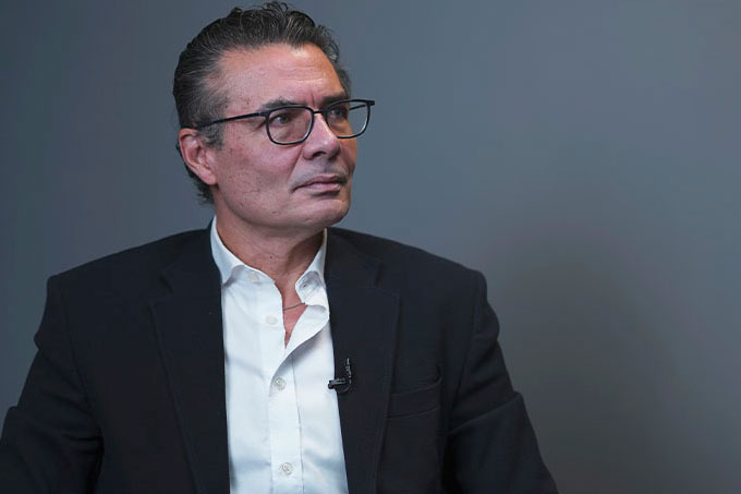 Alejandro Gaviria: gobierno Petro intenta acabar la confianza en sistema de salud