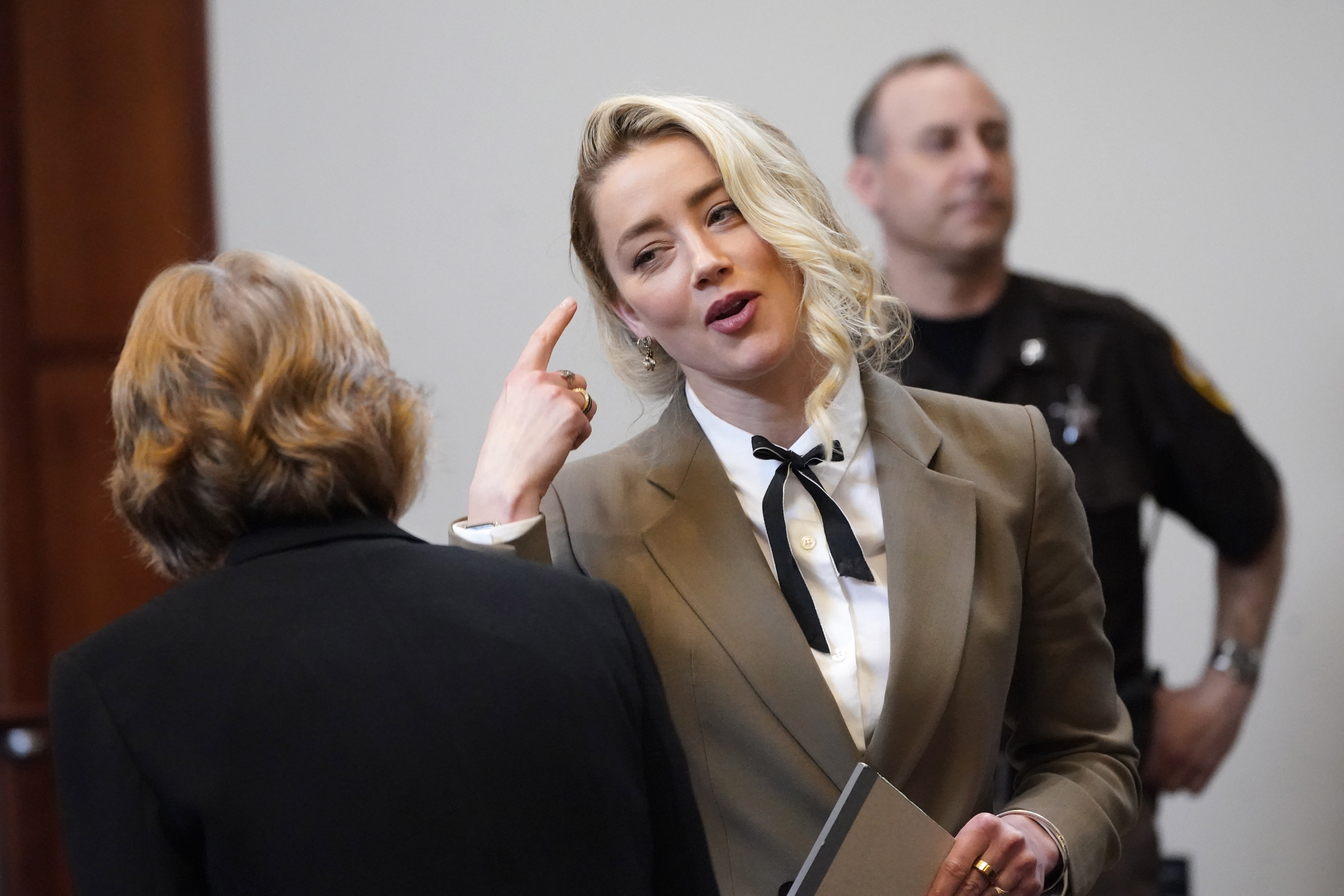 Absolutamente encantadora: Mira el video de Amber Heard hablando fluido español