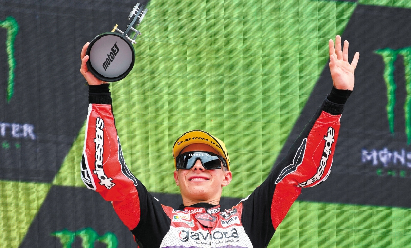 El motociclista colombiano David Alonso sigue haciendo historia y sueña en grande
