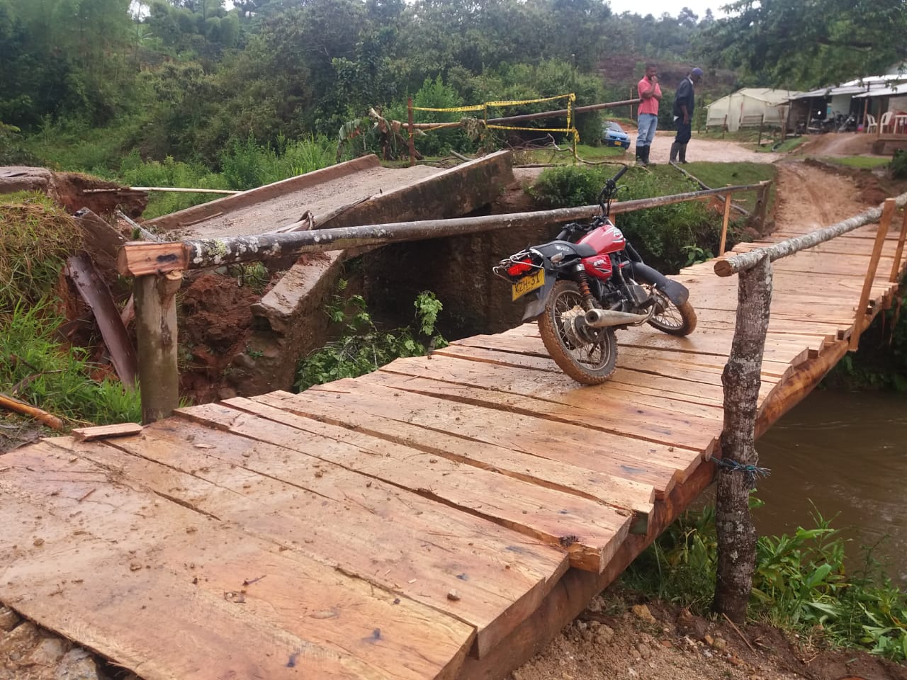 En el departamento del Chocó, en especial en el municipio de El Tambo, hay cuatro puentes peatonales y cinco vehiculares en pésimo estado.