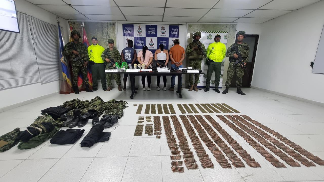 Incautan lancha con armas y municiones del Clan del Golfo en Santander