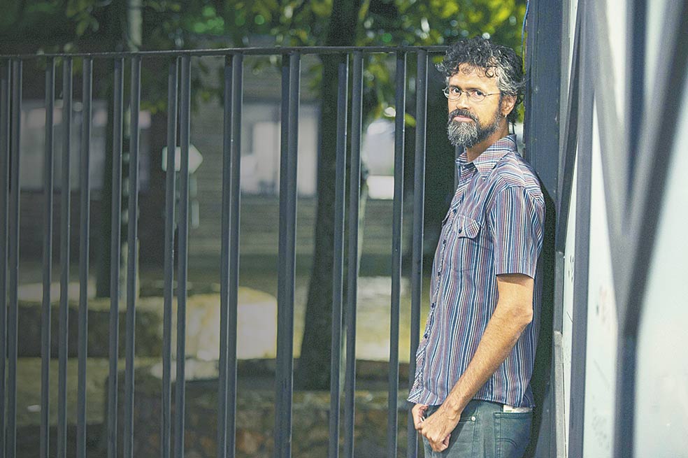 ‘Se lee poco, de manera que uno escribe para pocos’