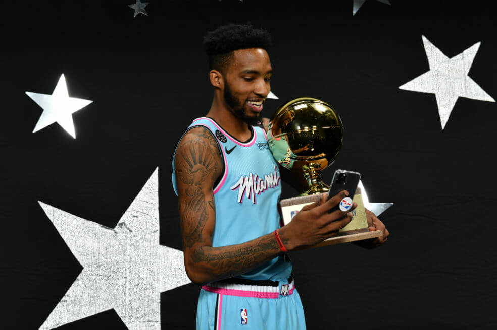 Derrick Jones se quedó con el título de volcadas en la NBA