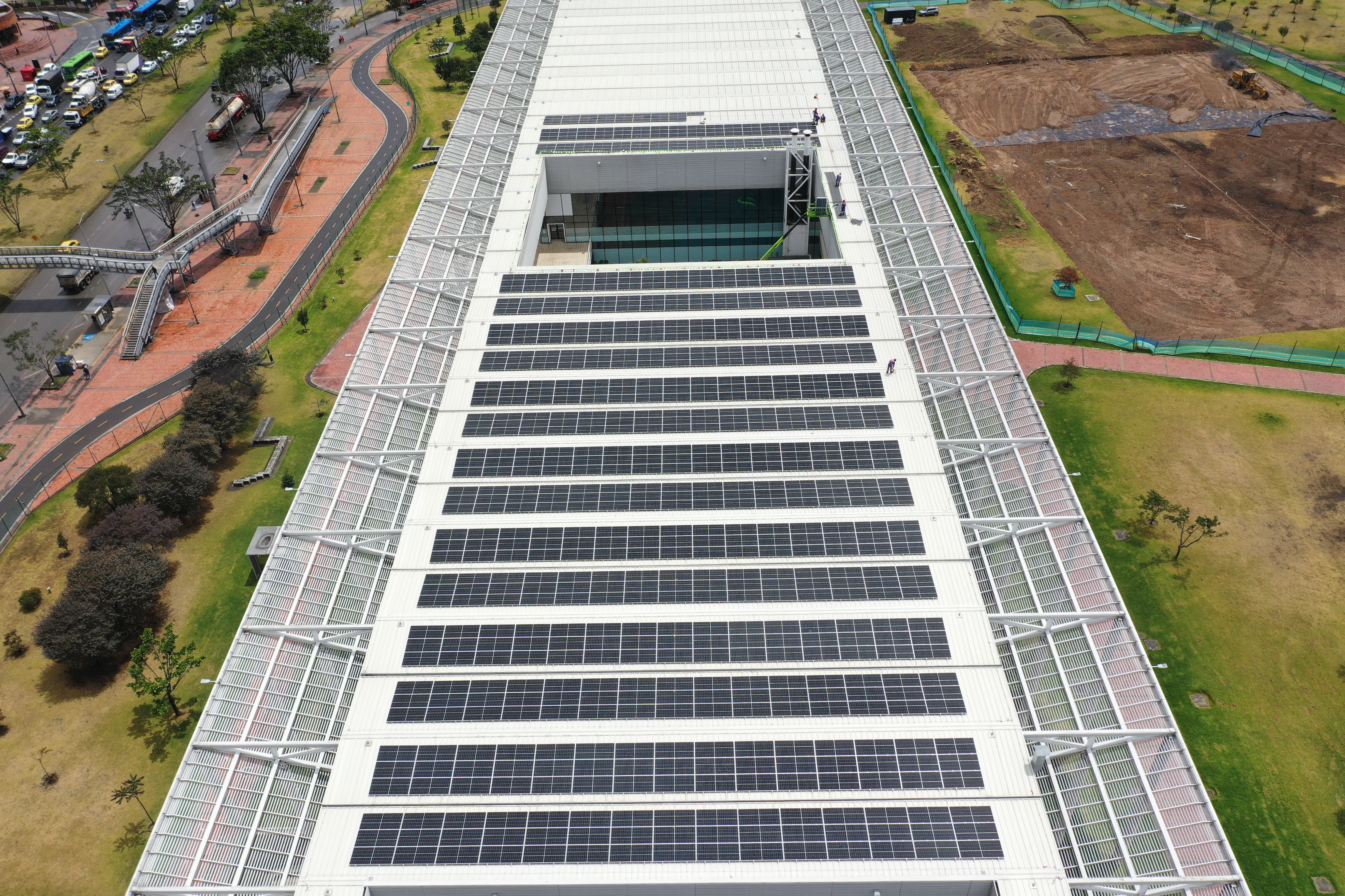 ¿Energía solar en la fría Bogotá? el plan para reducir la factura de la luz