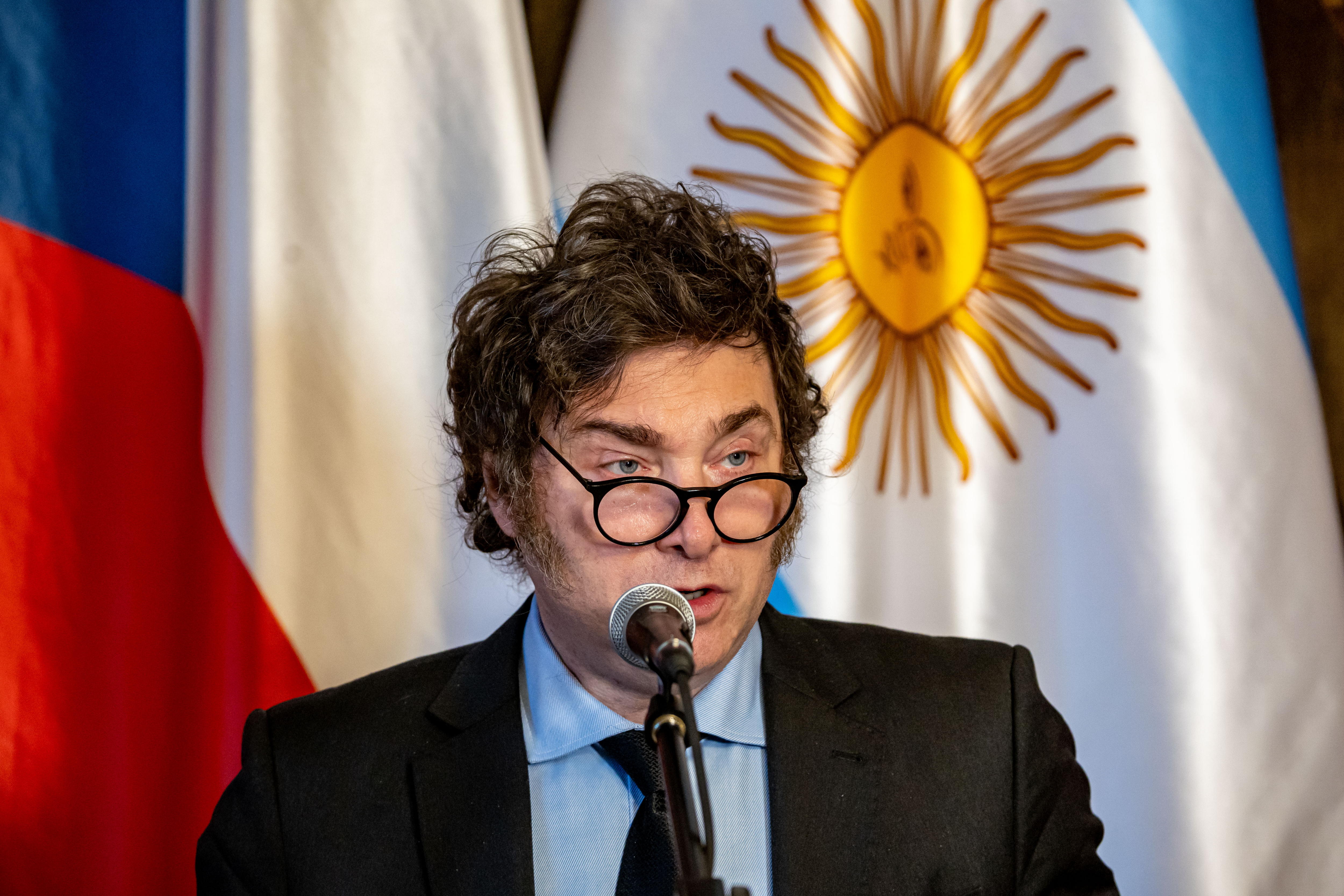 Argentina avanza a la “segunda etapa” del plan económico de Milei