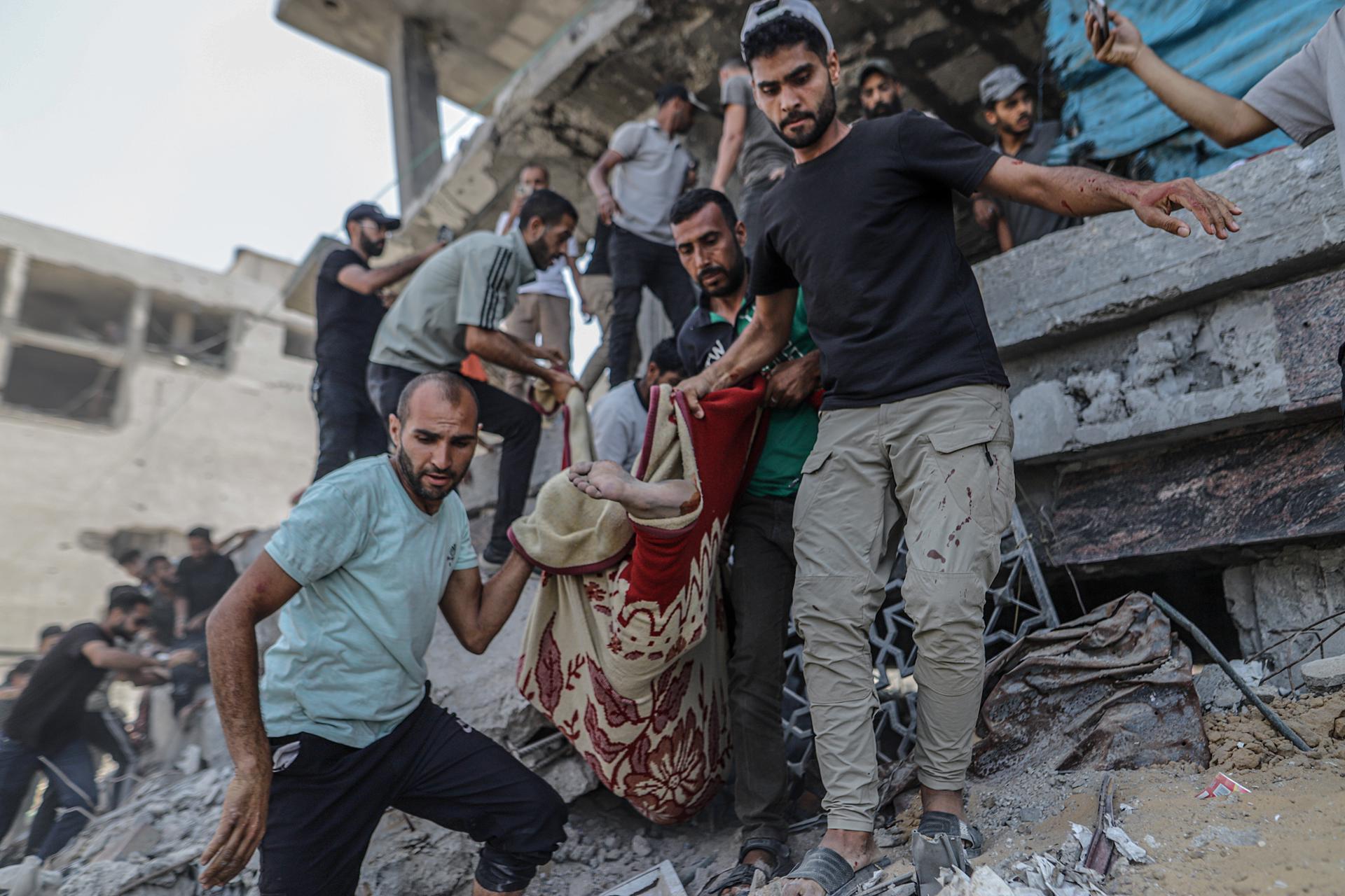 Casi 100 muertos en Gaza y cerca de 400 heridos en un día por ataques de Israel