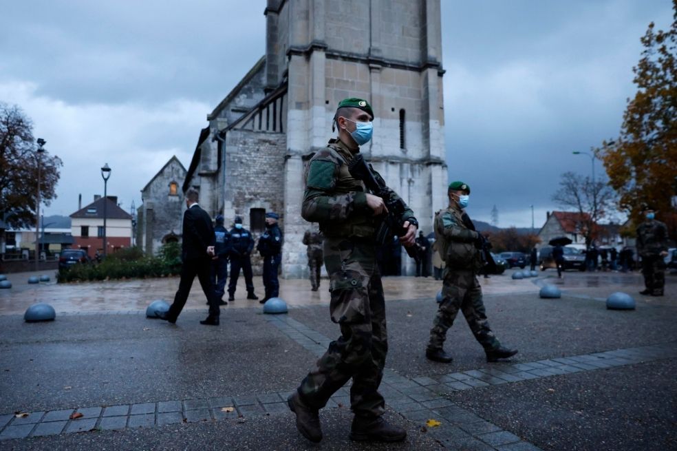 Tirotean a sacerdote ortodoxo en Francia con una escopeta
