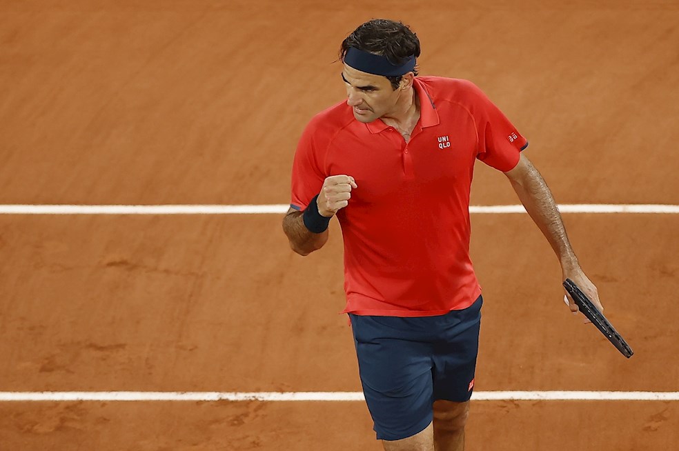 Federer está en octavos de final de Roland Garros, pero no sabe si jugará