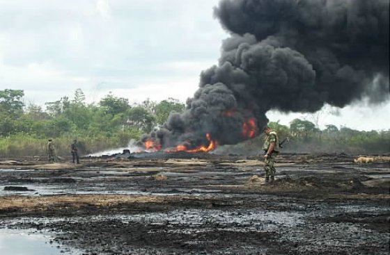 Terrorismo ha provocado derrame de 4,1 millones de barriles de petróleo