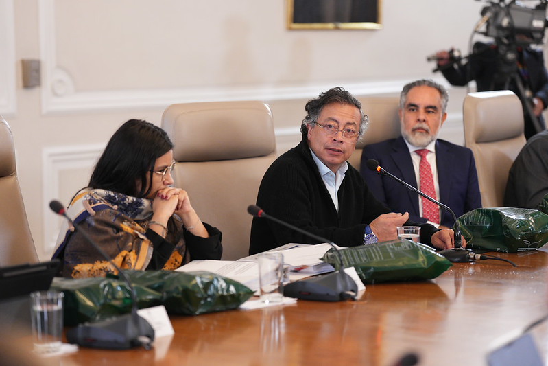 Tras diferencias con el presidente Gustavo Petro que la tuvieron con un pie afuera de la Casa de Nariño, Angie Rodríguez se afianzó en sus cargos con el respaldo del ministro del Interior, Armando Benedetti.