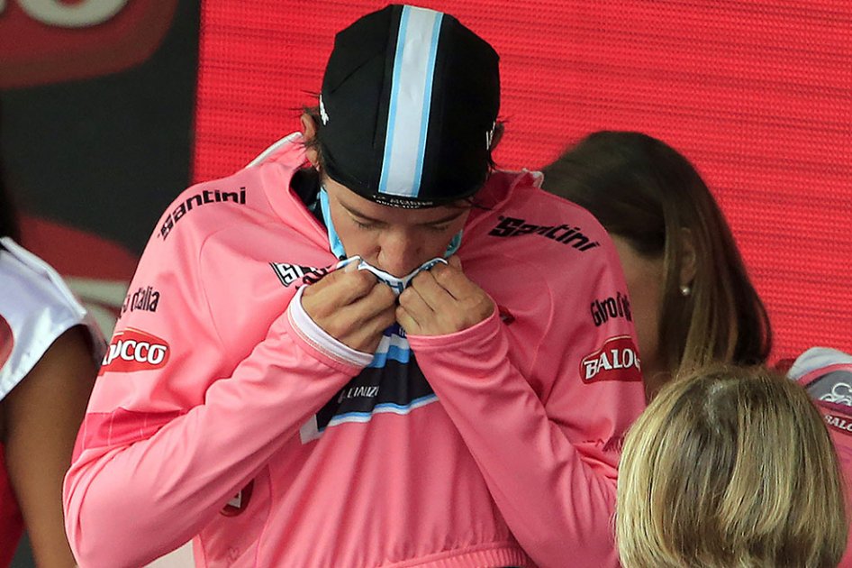 Rigoberto Urán mantiene la malla rosa tras la etapa 13 del Giro