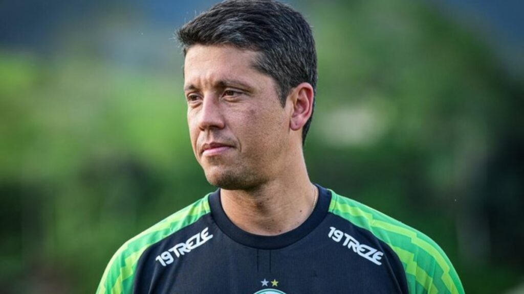 Previo a su llegada a Sao Paulo, Thiago Carpini estuvo al cargo de Juventude de la segunda división brasileña.