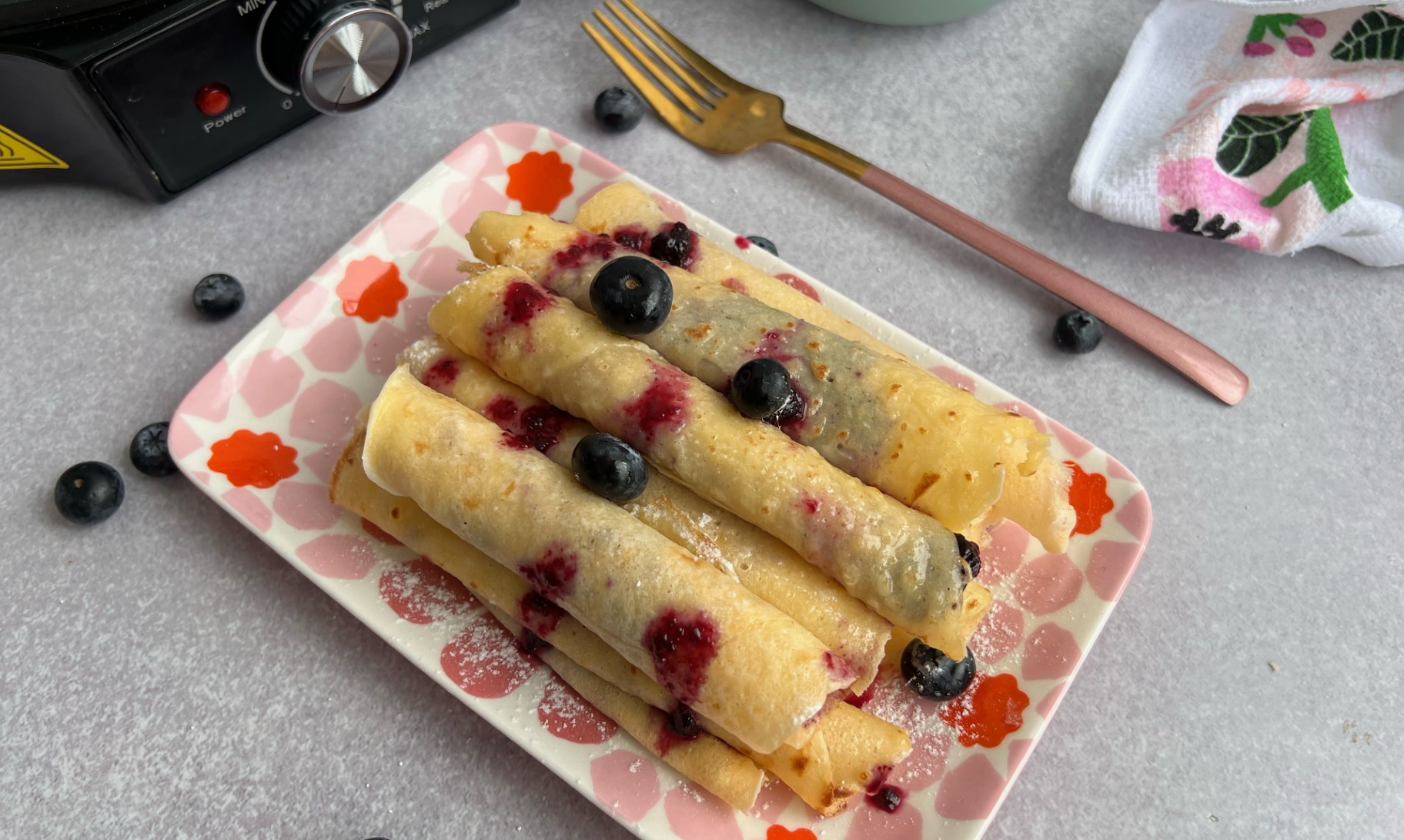 Crepes con mermelada de arándanos