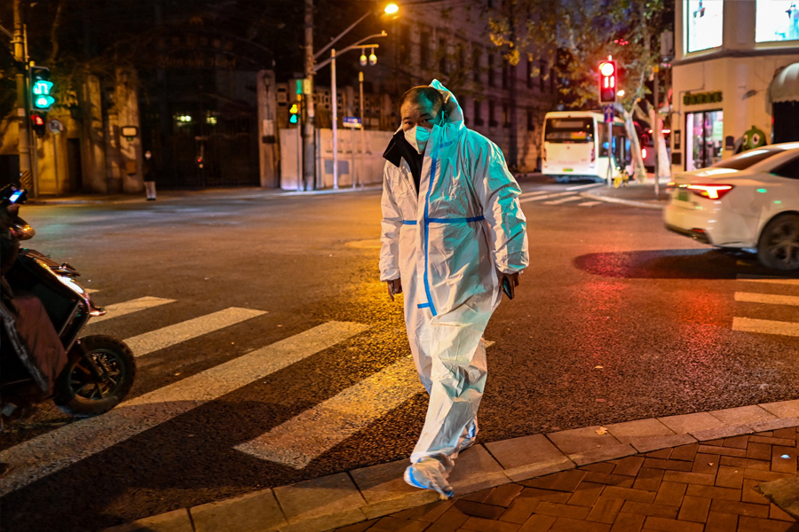 Covid-19 vuelve a preocupar a China: expertos advierten tres olas de contagios
