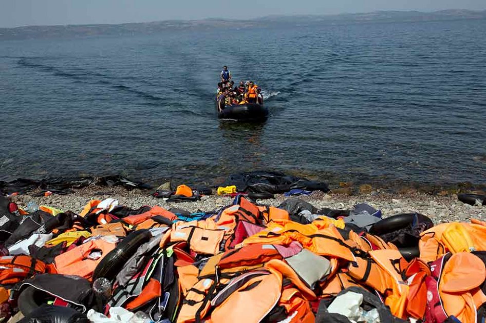 Mueren ahogados 13 migrantes, incluyendo 7 niños, en el mar Egeo