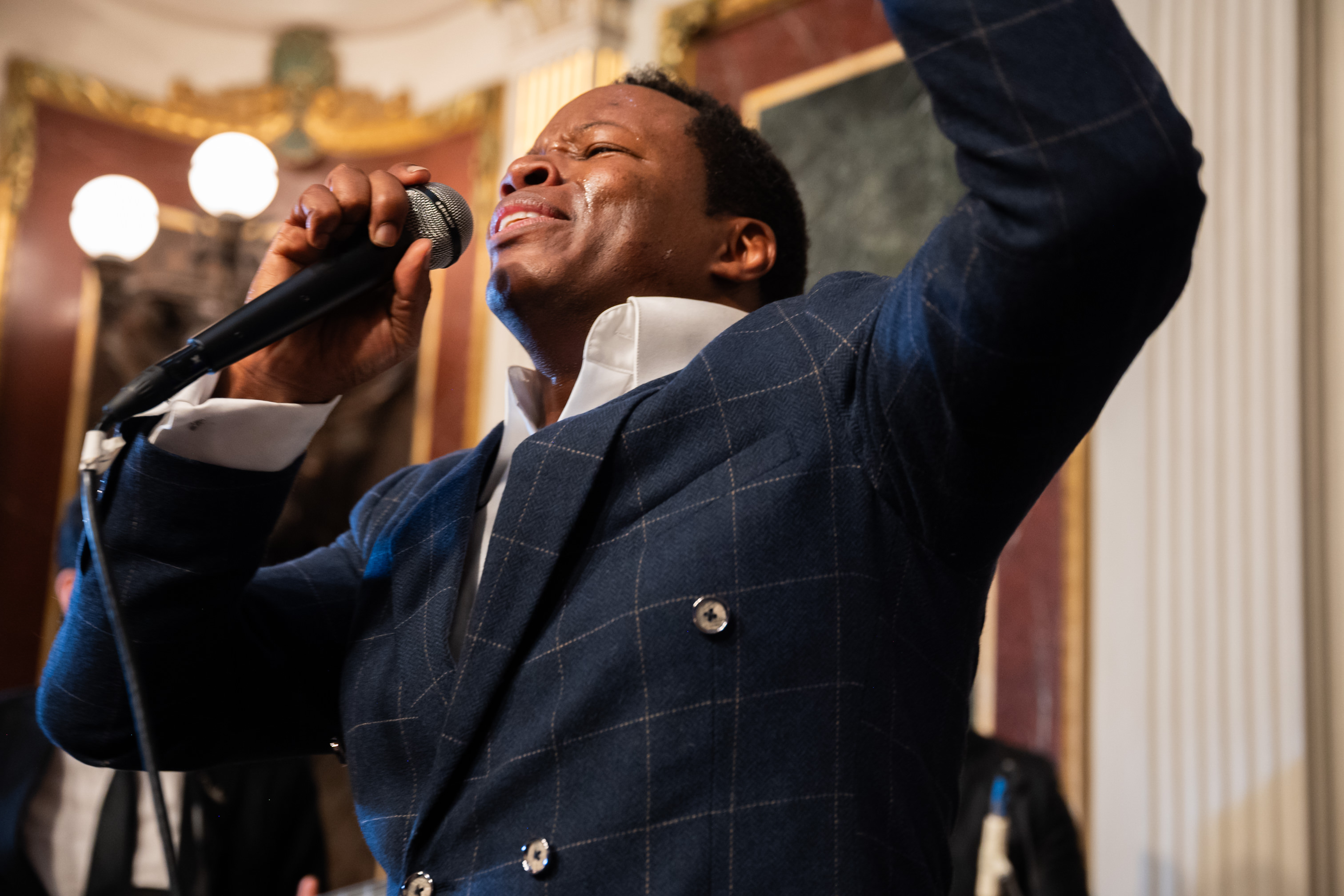 Mauro Castillo es el primer artista afrolatino en grabar un disco en la Casa Blanca