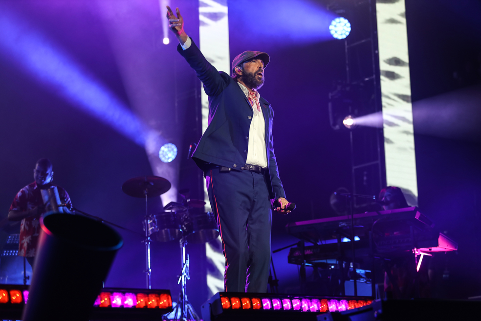 Durante dos noches, más de 28 mil fanáticos corearon los mejores éxitos de Juan Luis Guerra. Así se vivió su segundo concierto en Bogotá.