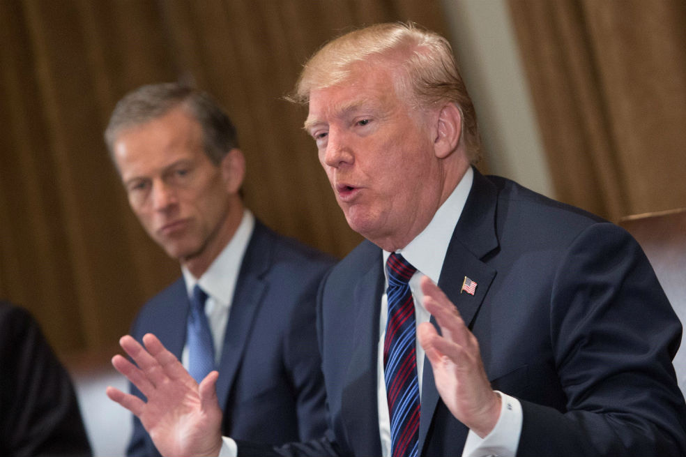 Trump aún analiza acciones militares contra Siria