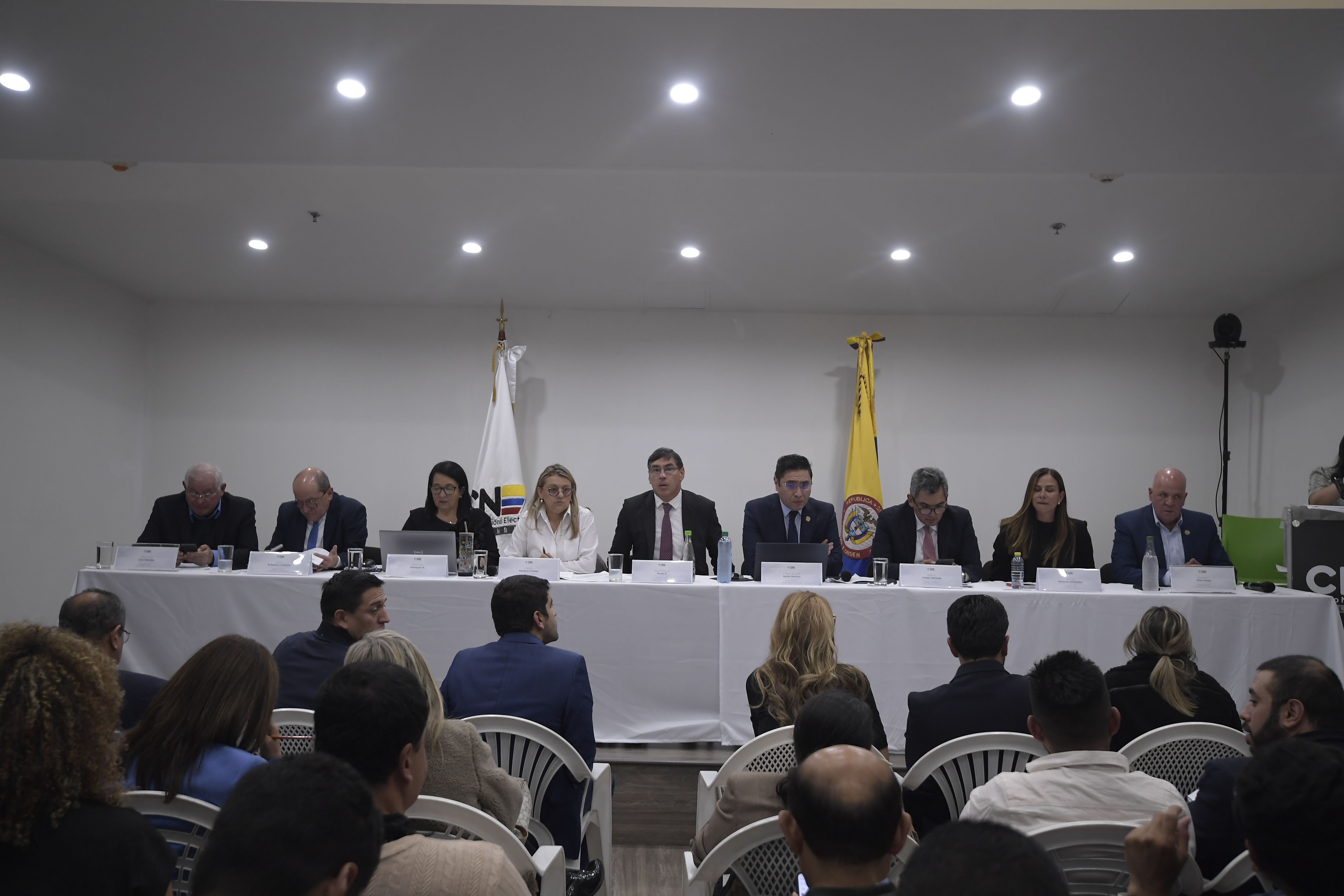 CNE analizará esto en sala: revocatoria de Valencia, encuestadora y candidatos que renuncian