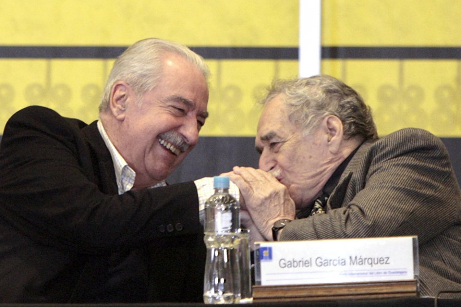 Álvaro Mutis y Gabriel García Márquez en Cartagena, durante la celebración de los 80 años del escritor de Cien años de soledad.  / Archivo