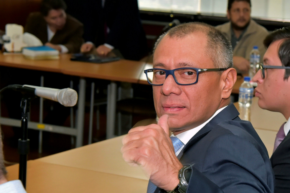 Condenan a seis años de prisión al vicepresidente de Ecuador