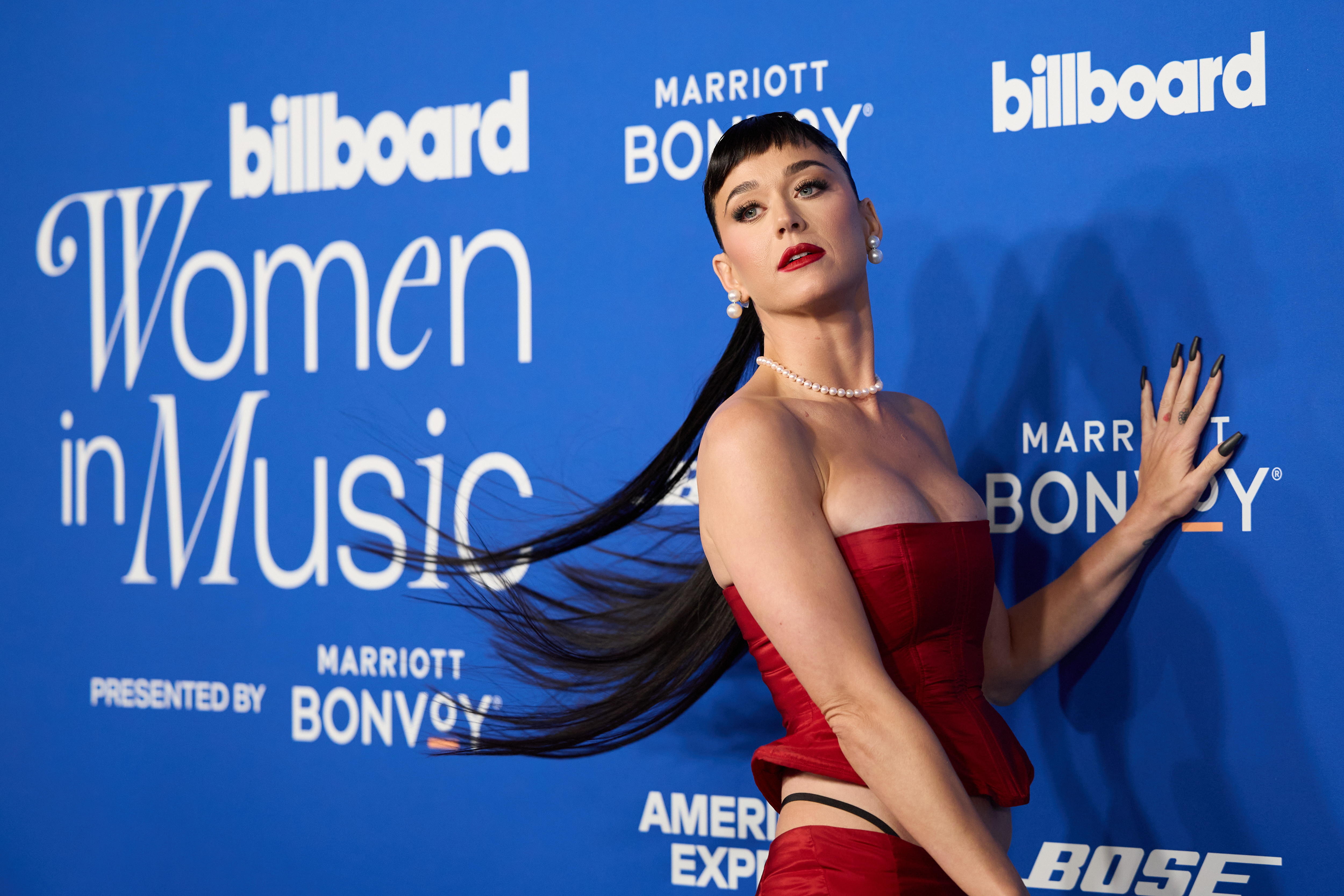 Katy Perry no estuvo en la gala del MET, pero fotos con IA confundieron a sus fans