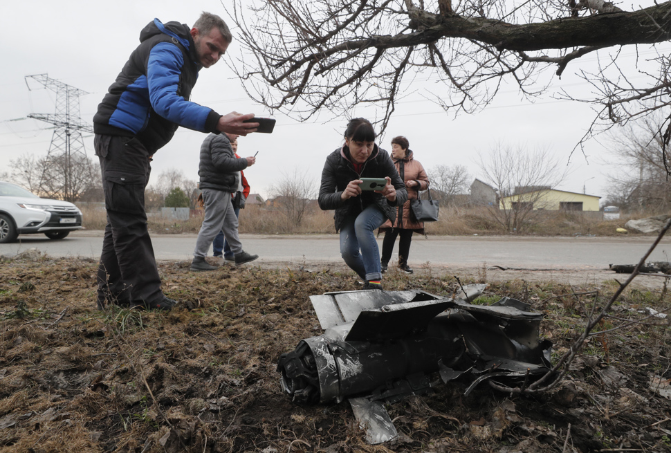 Invasión a Ucrania: varias aerolíneas evitan sobrevolar Rusia y Ucrania