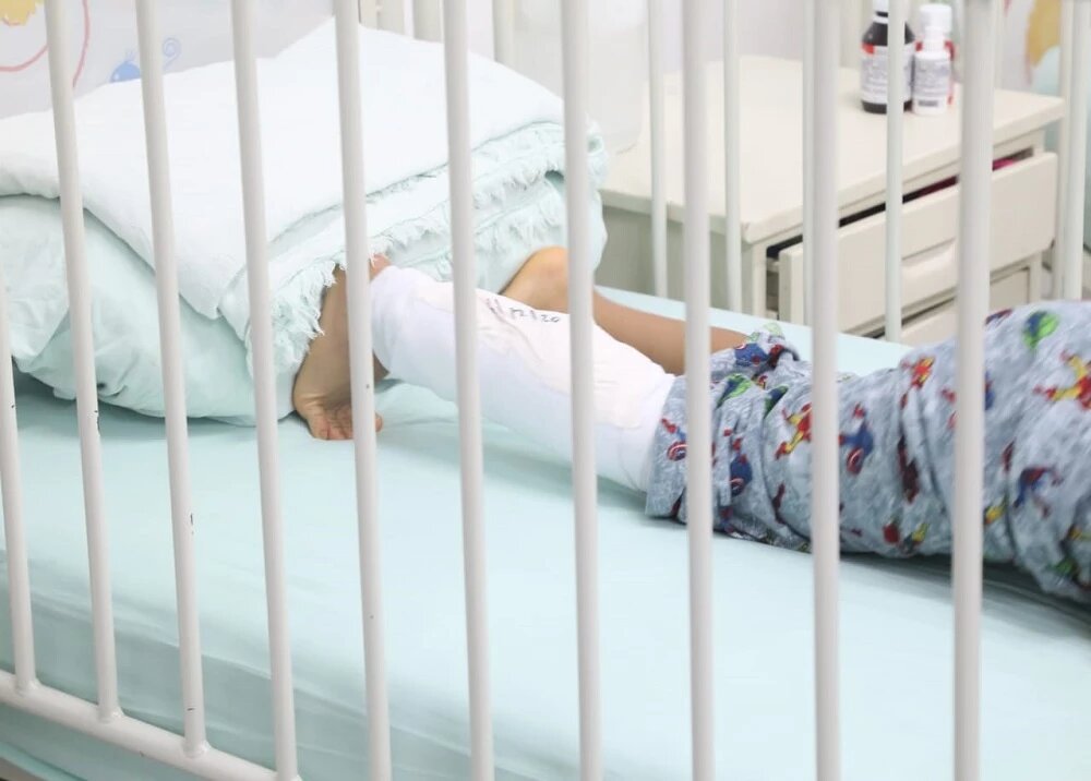 Murió un niño de cuatro años tras quemaduras por una botella con gasolina en Medellín