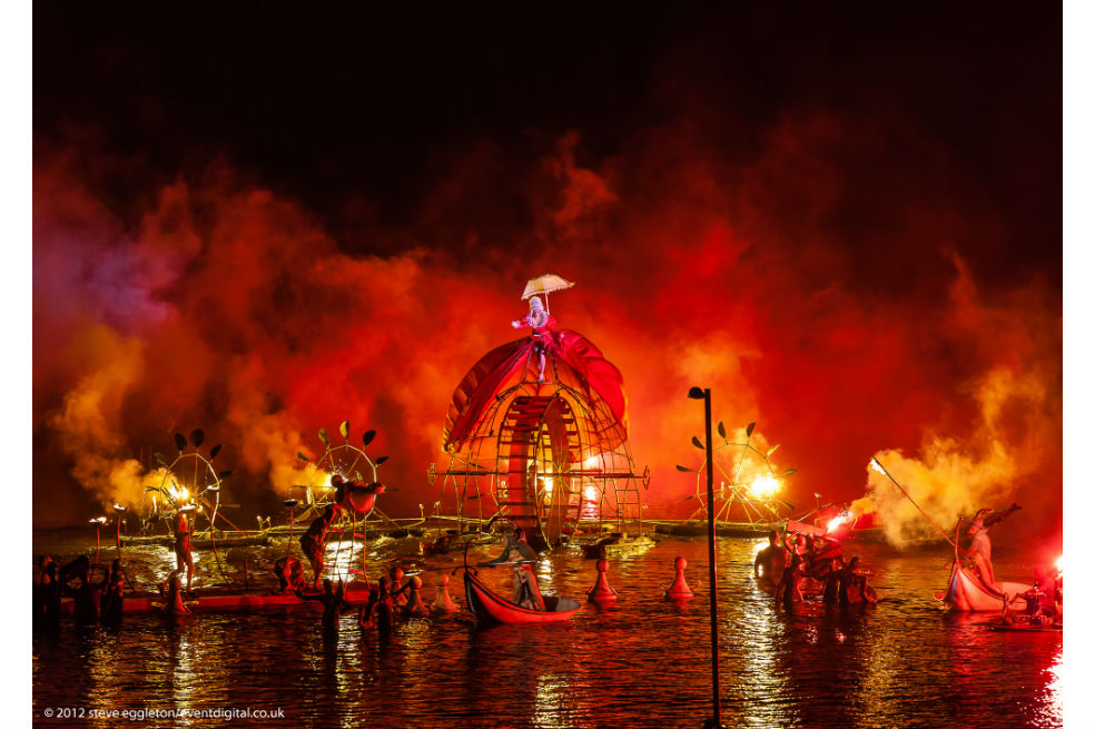 Agua: escenario  del arte y la fantasía