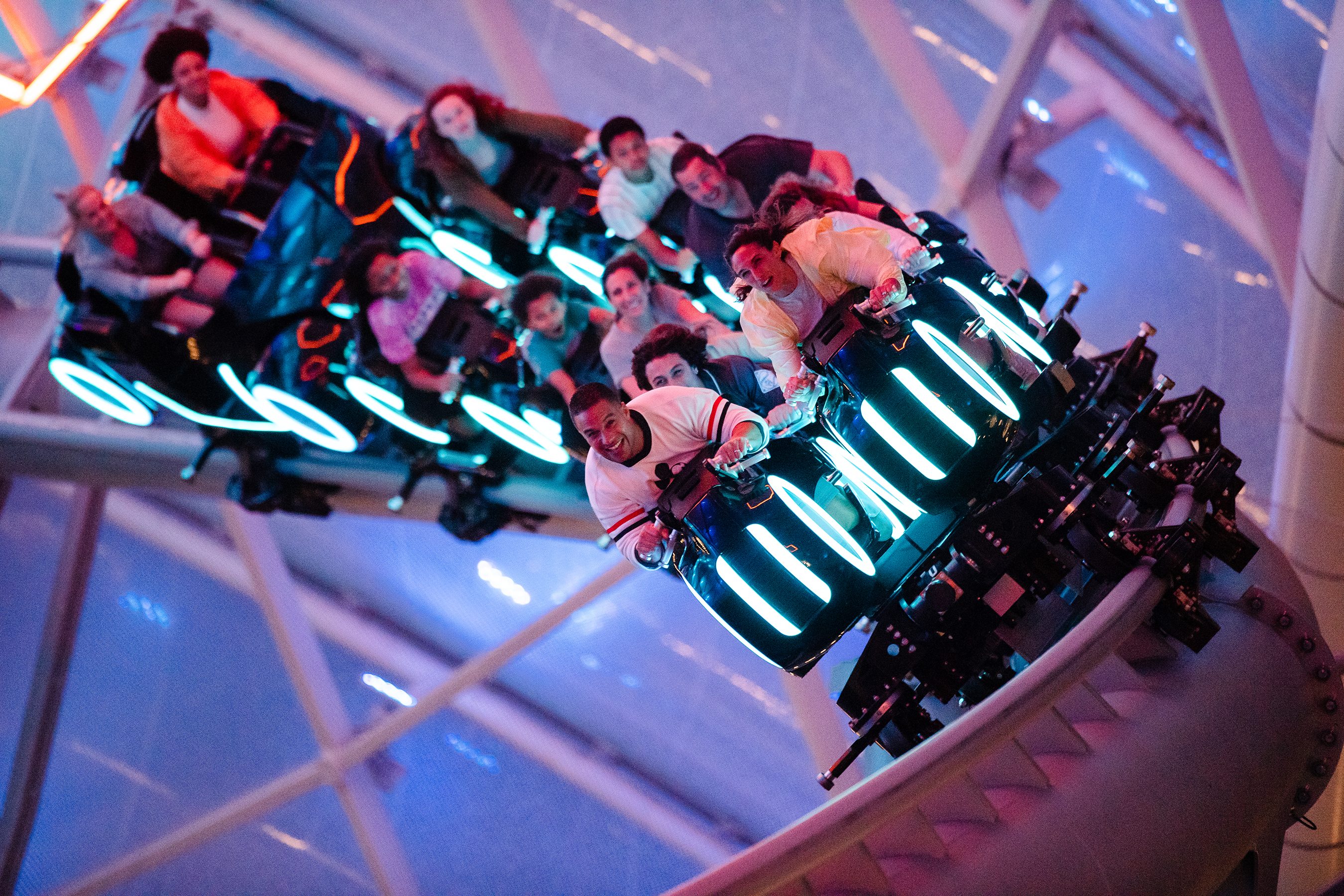 El lanzamiento de la emocionante atracción con la que la Disney continúa mostrando su apuesta por la tecnología y que ofrece destacadas novedades para sorprender a las familias que visitan sus parques es el próximo 4 de abril.