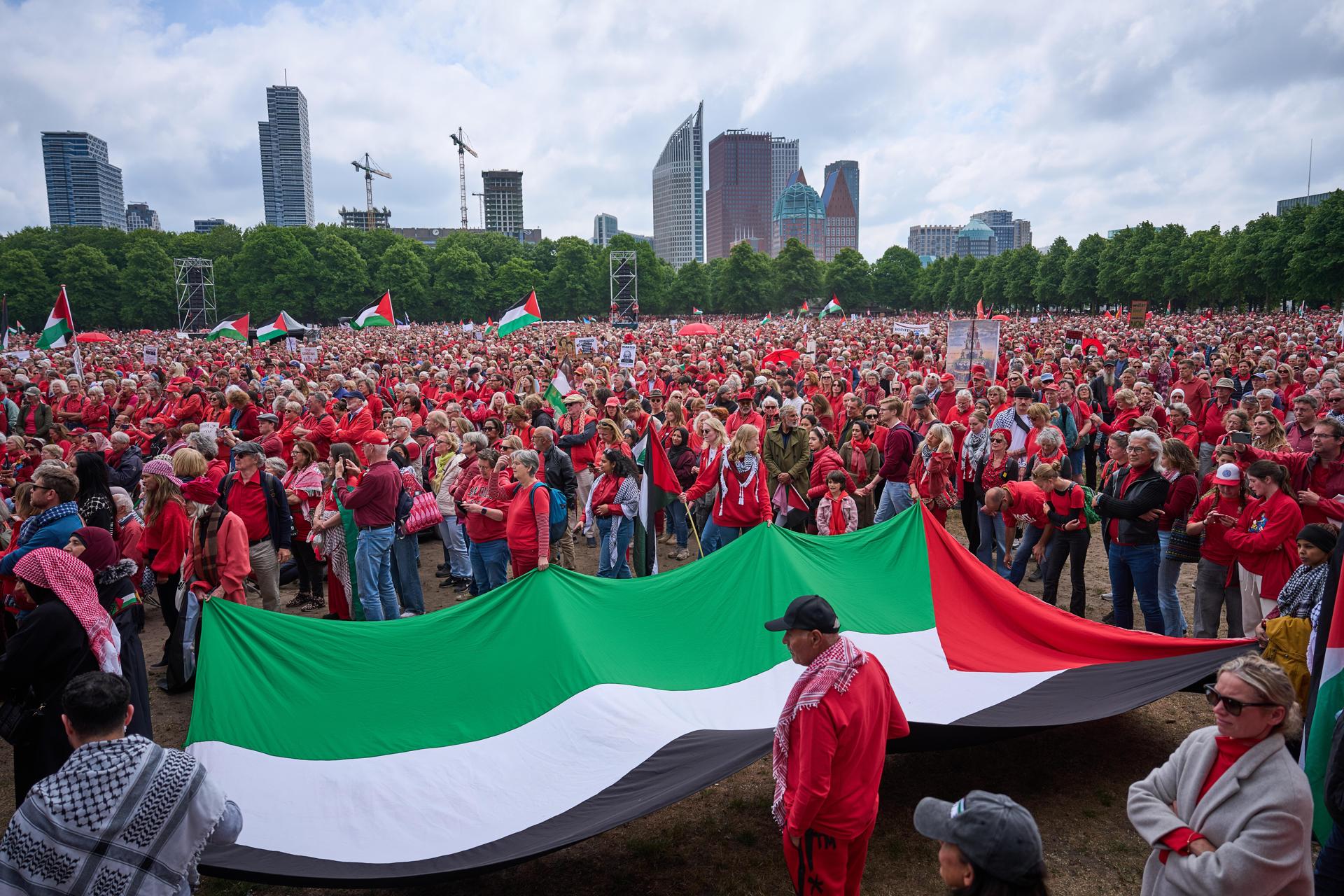 Otra línea roja, desde La Haya