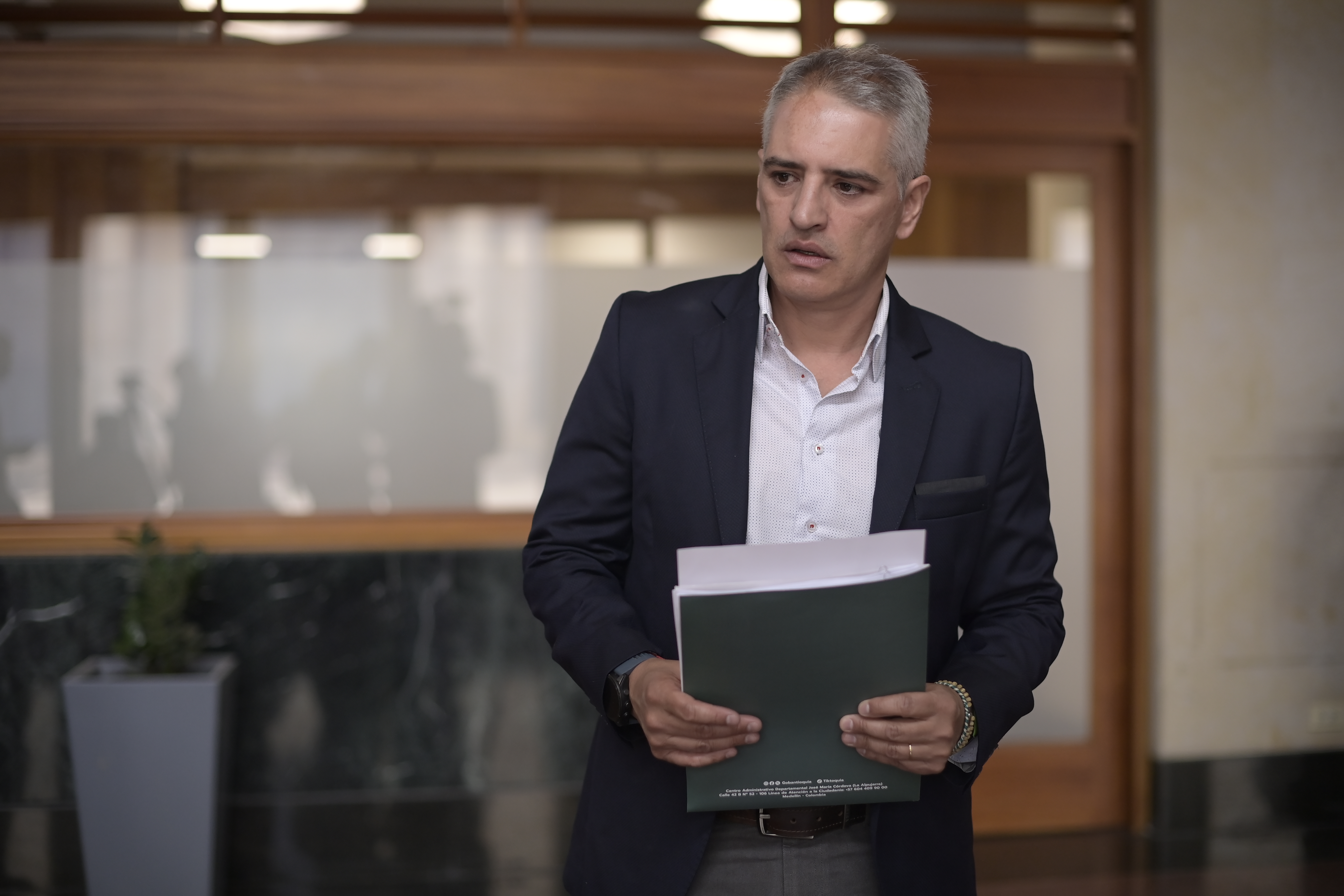 El gobernador de Antioquia pidió la renuncia protocolaria de su gabinete: esto se sabe