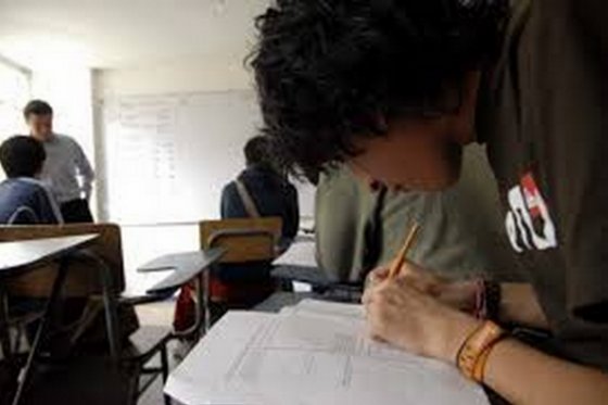 Buscan que créditos educativos del Fondo Nacional del Ahorro sean sin interés