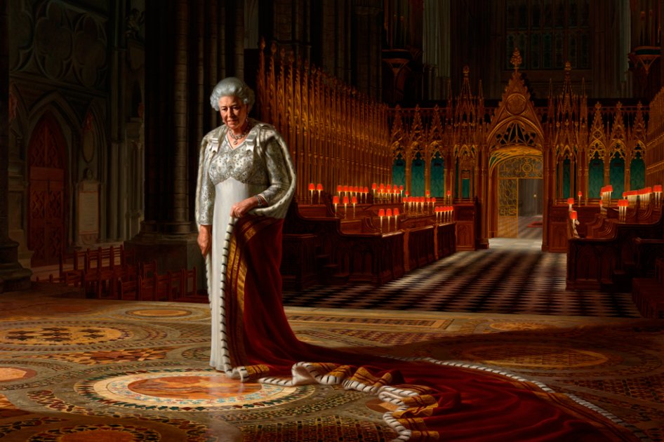 Hombre pinta con aerosol retrato de la Reina Isabel II