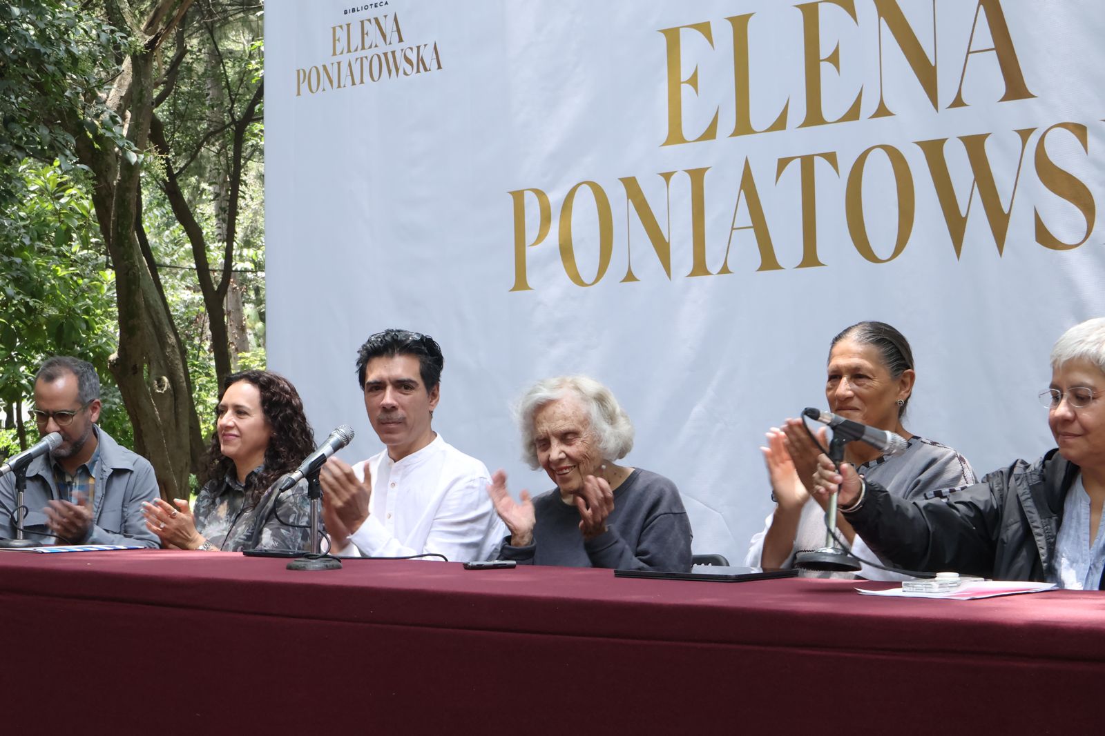 Homenaje a Elena Poniatowska.