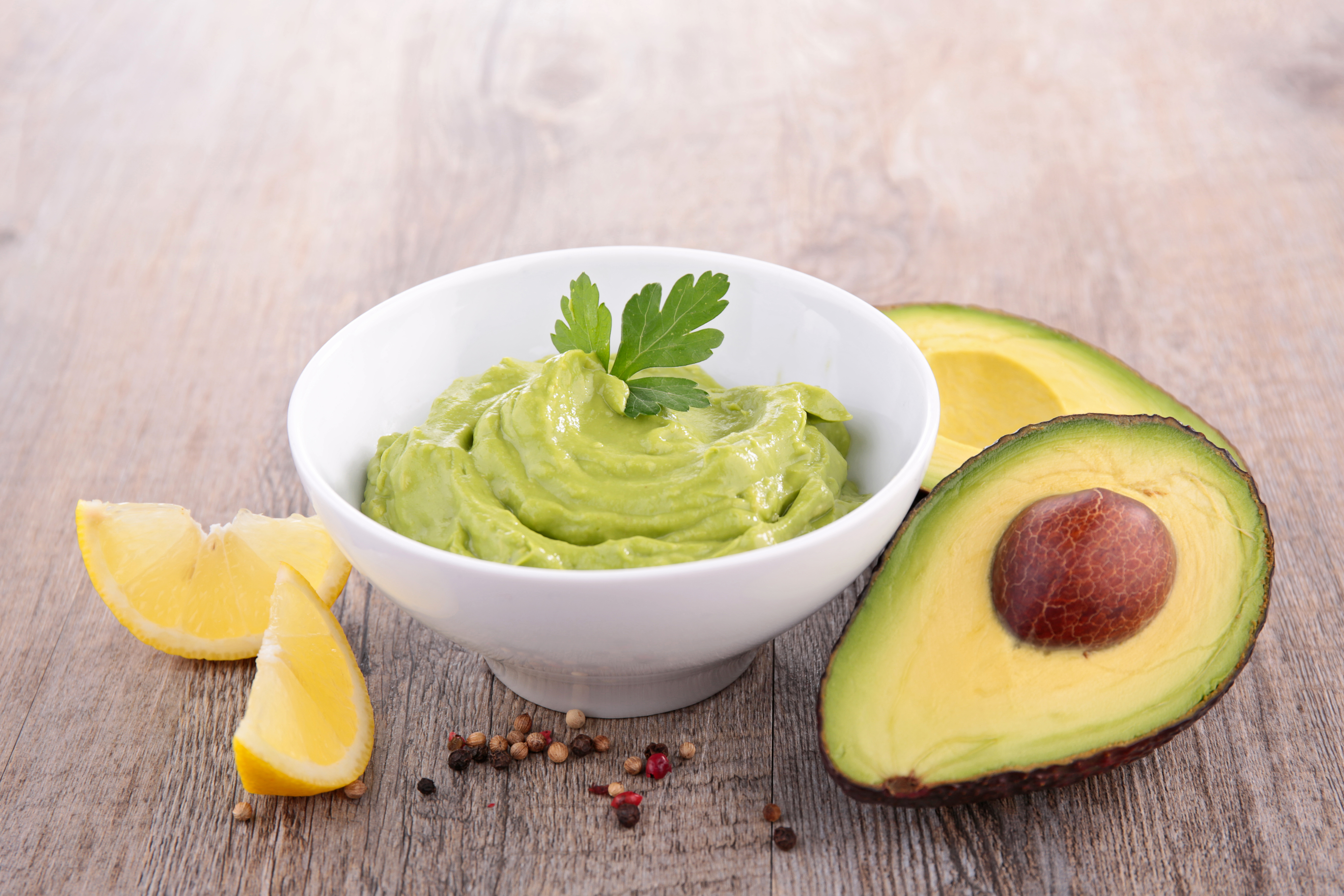 Dip cremoso de pollo con aguacate
