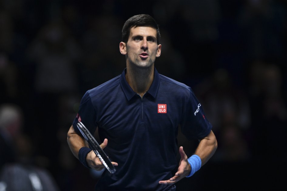 El tenista serbio Novak Djokovic celebra tras derrotar, este jueves, al belga David Goffin, en Londres. / AFP