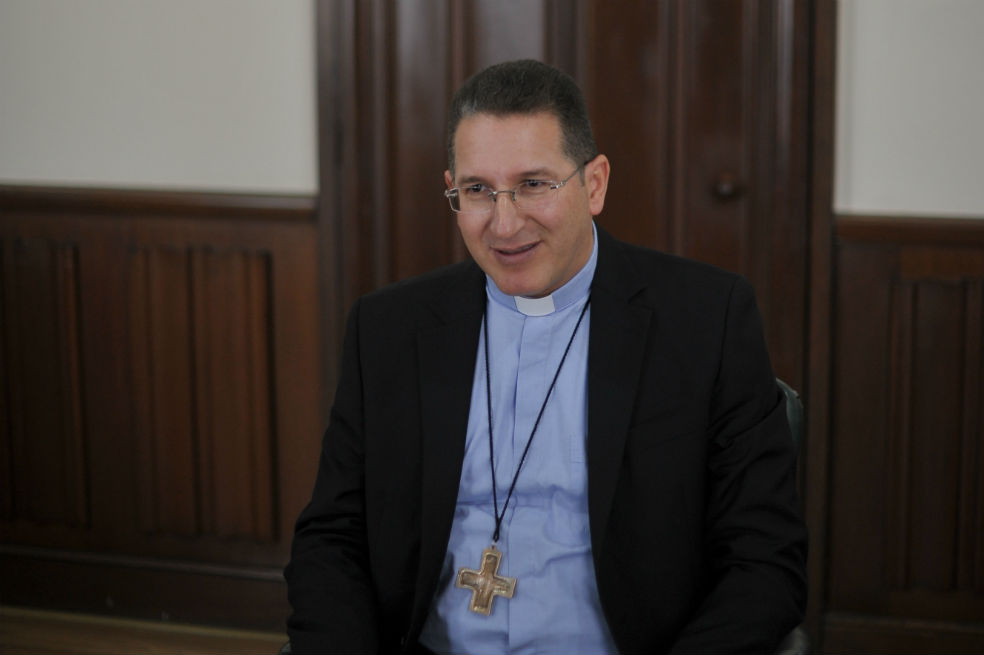 El colombiano que le ayuda al papa a eliminar el abuso a menores