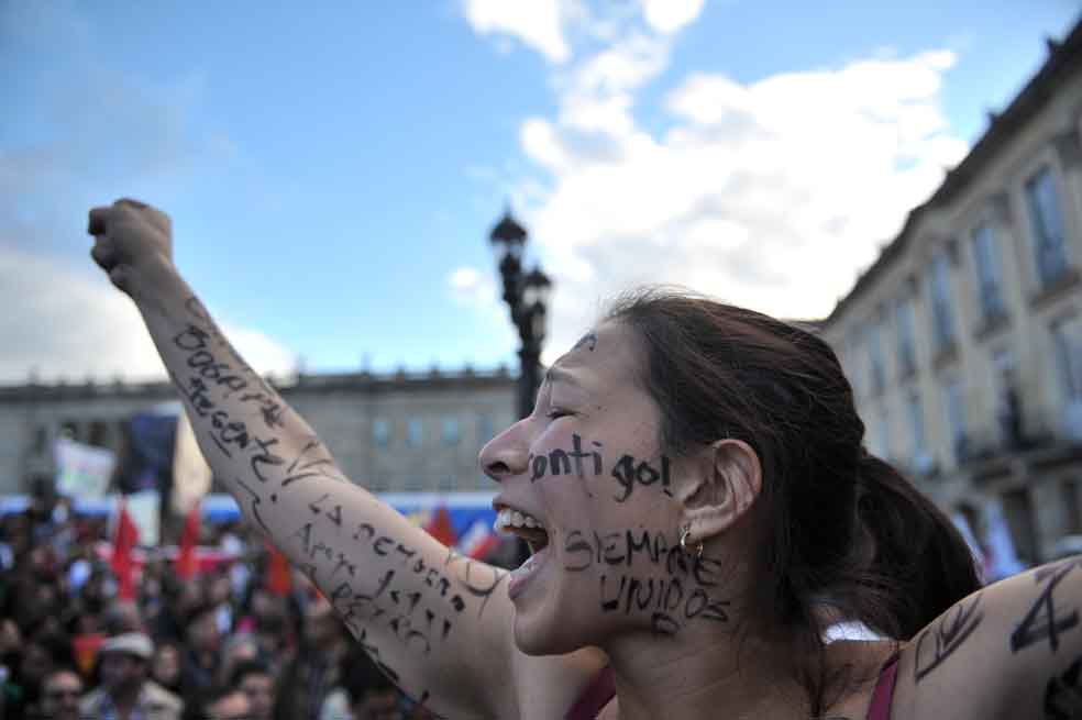 Alcalde convoca a los indignados