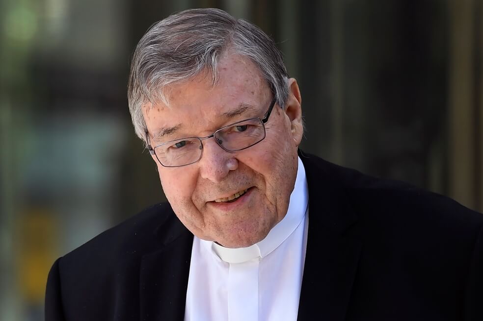 Condenan a seis años de prisión al tercer hombre más importante de la Iglesia católica