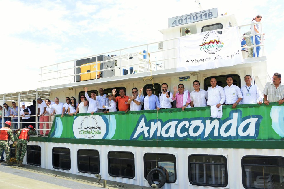 Esta es el aula flotante Anaconda, que espera capacitar a más de 3.000 personas para mediados de diciembre. / Fotos: Cortesía Corpoamazonia