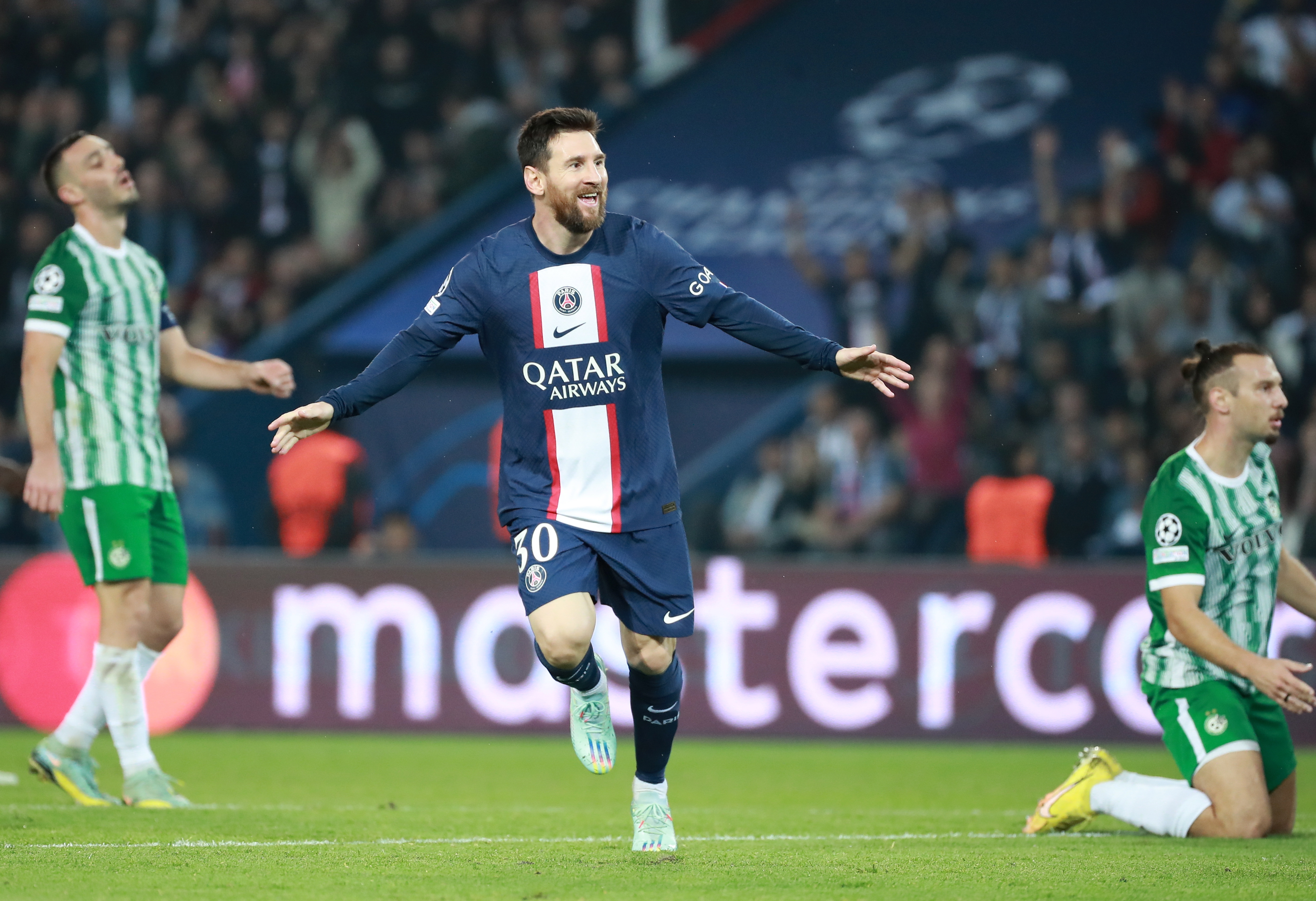 Messi deslumbró en la goleada del París Saint-Germain al Maccabi Haifa