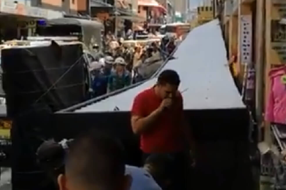 Caída de parasol en Medellín dejó tres personas con heridas leves
