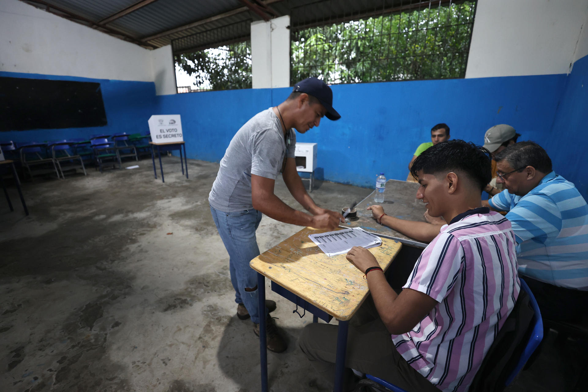 ¿De cuánto es la multa por no votar en Ecuador y dónde se paga?