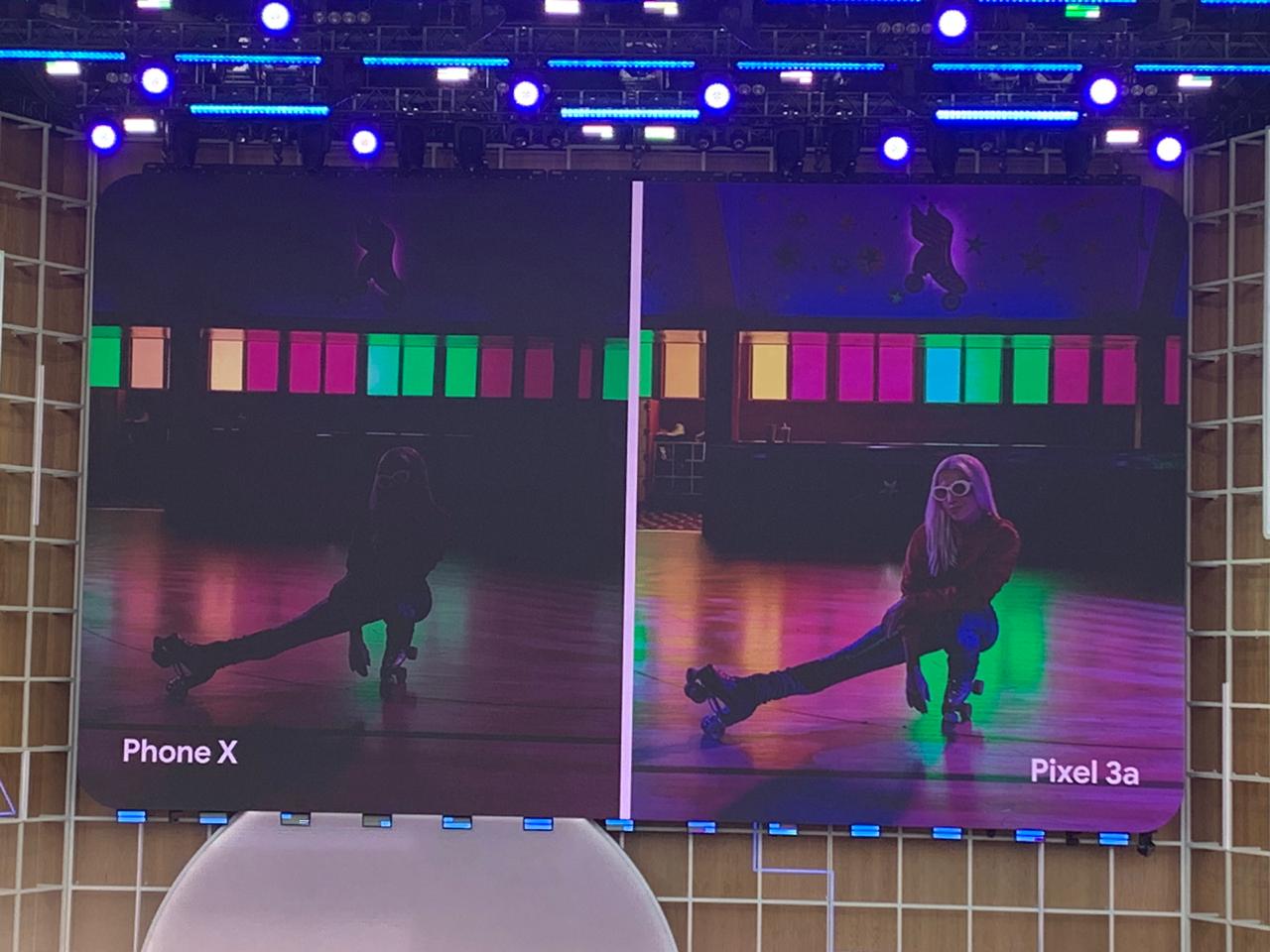 El Espectador repitió el experimento con un iPhone XR, que dentro de sus ventajas está la promesa de un buen comportamiento en escenas oscuras. Al lado derecho de la imagen se encuentra el Pixel 3A y, a la izquierda, el teléfono de iPhone.