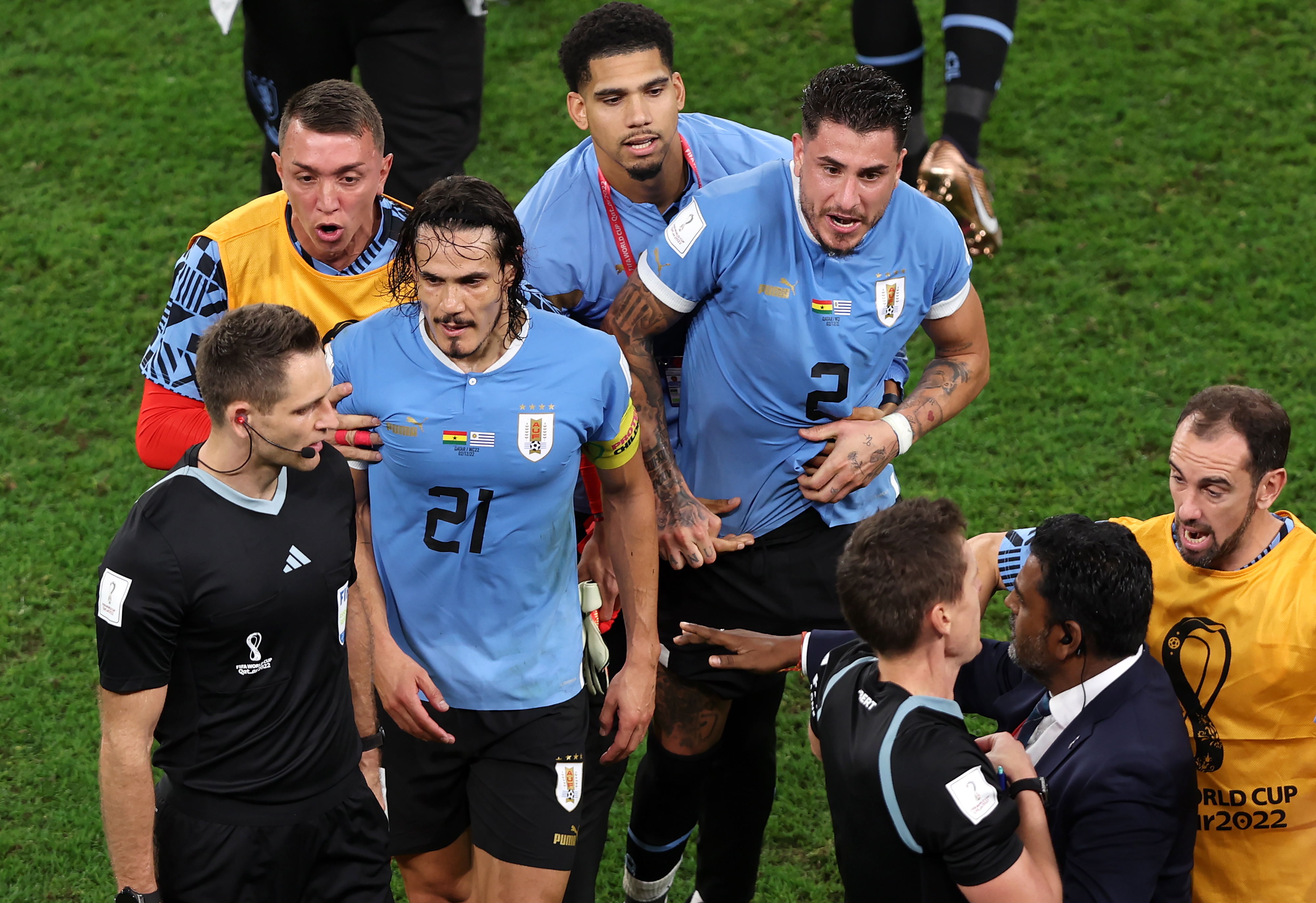 Dura sanción de la FIFA a Uruguay por sus reclamos durante el Mundial