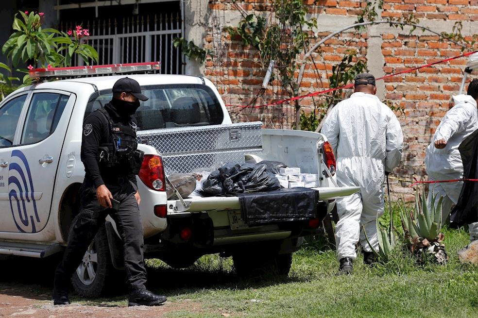 El hallazgo de al menos 23 cadáveres en fosa clandestina enciende las alarmas en Jalisco (México)