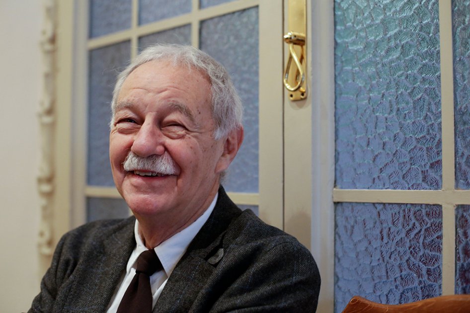 Español Eduardo Mendoza gana Premio Cervantes 2016