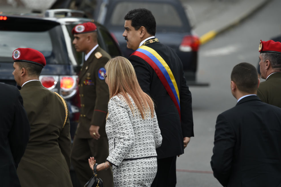 Maduro alista su contraofensiva tras denunciar intento de "magnicidio"